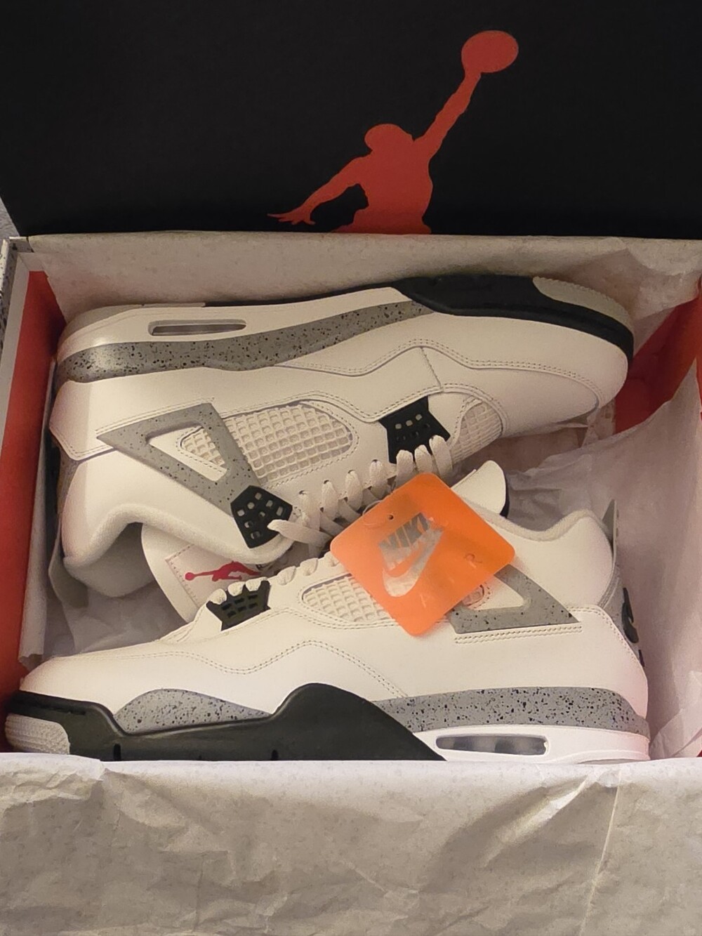 🤍🩶🖤 Jordan Retro 4 White Cement 2025 White/Cement Grey/Black Size 13. 🤍🩶🖤